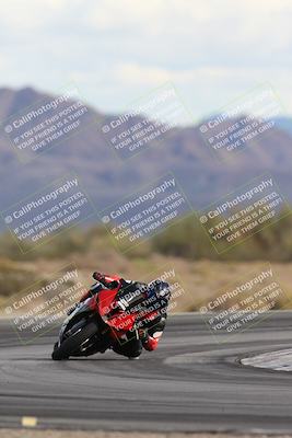 media/Nov-16-2025-Race Pace (Sun) [[8c5fa54630]]/Non Verified Riders (1st 20 Minutes)/5-Turn 15 (110pm)/